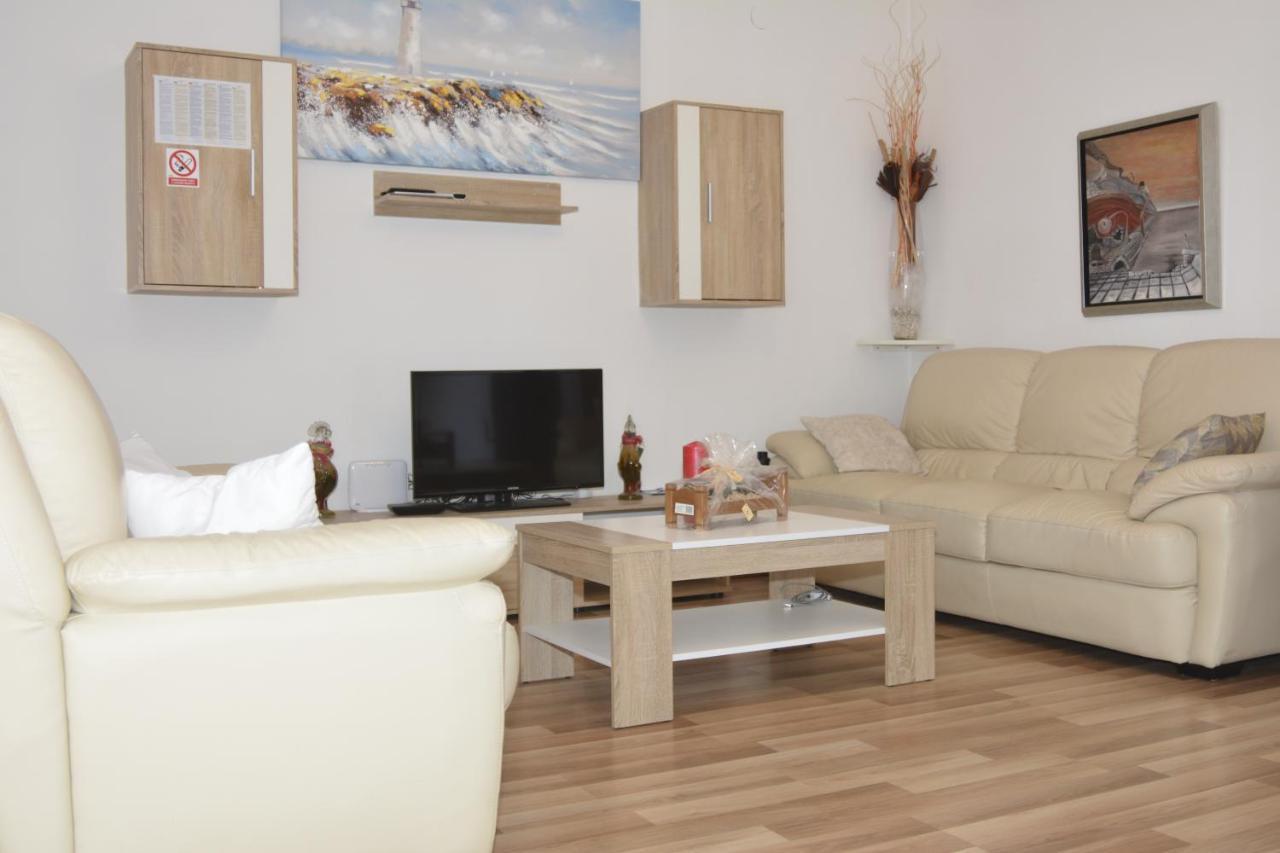 Apartment Lana เซนญ์ ภายนอก รูปภาพ